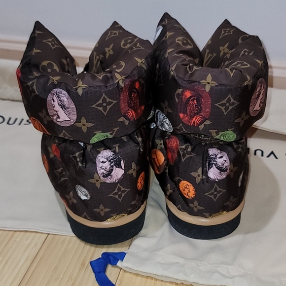Louis Vuitton Pillow Water Repellent Monogram Boot Fornasetti Capsule Edition - Picture 11 of 17
